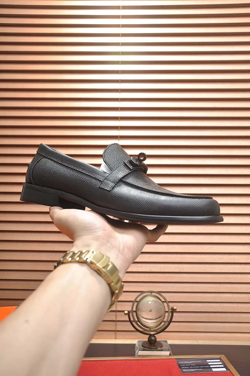 Men's shoes💰540💶[HERMES] (cowhide lining)🍀Italian top luxury🍀He does not pursue novel styles and gorgeous colors, but attracts the favor of successful men with his flawless, elegant and classic style. Formal leather shoes This very comfortable, simple and stable style allows you to easily match any style! The pattern is absolutely 1:1 refined from the original case, and we strive for excellence in materials, imported cowhide + cowhide lining💪💪💪extraordinary texture👍! .Code number: 38-45 (45 customized)